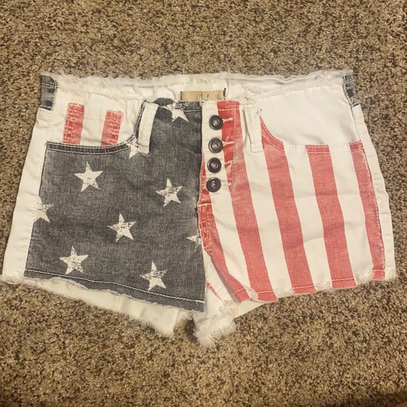Lost Pants - 🧡 2/$15🧡 American Flag Button Up Shorts 💙⭐️❤️